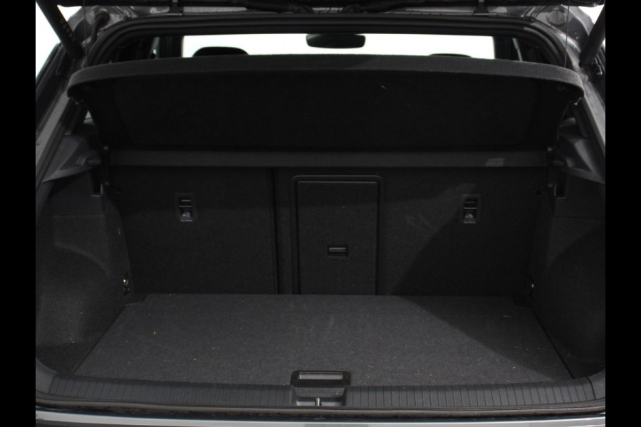Volkswagen T-Roc 1.5 TSI 150pk DSG R-Line | Navigatie | Apple Carplay/Android Auto | Parkeersensoren | Camera | Adaptive Cruise Control | Elektrische achterklep | Stoel- en stuurverwarming | Climate Control | Ledverlichting | Virtual Cockpit
