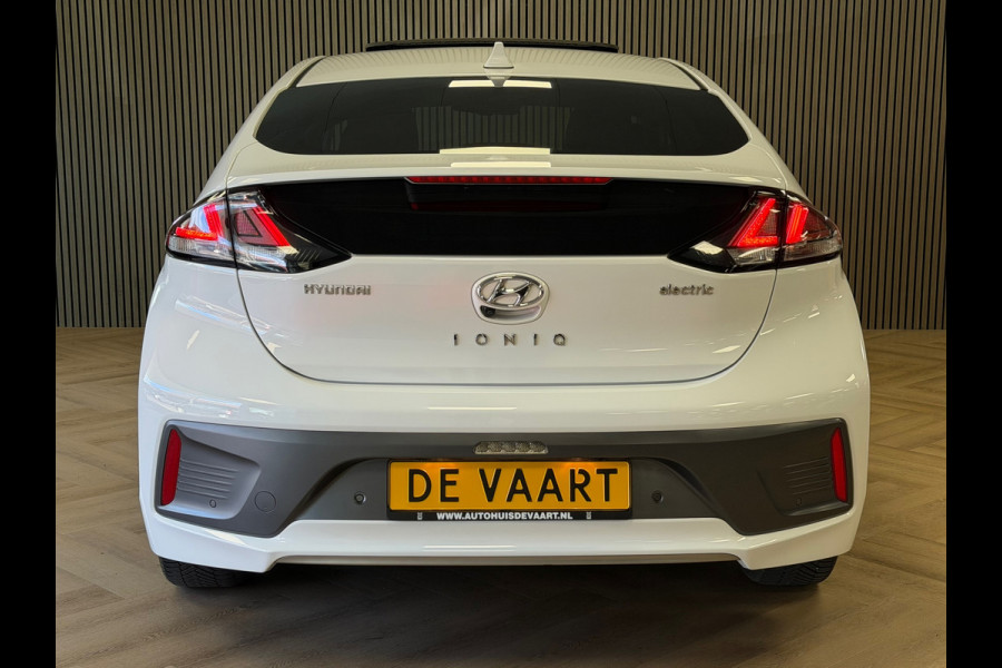 Hyundai IONIQ STYLE EV 38 kWh SOH 93,4% AUT SCHUIFDAK STOEL/ STUURVERWARMING CAMERA NAVIGATIE APPLE CARPLAY CRUISE PDC AIRCO