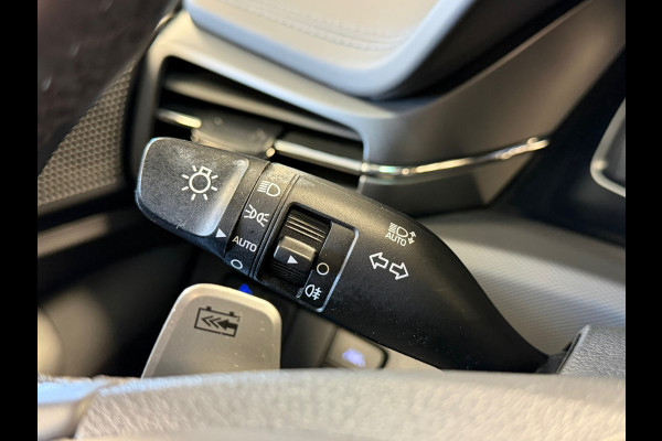 Hyundai IONIQ STYLE EV 38 kWh SOH 93,4% AUT SCHUIFDAK STOEL/ STUURVERWARMING CAMERA NAVIGATIE APPLE CARPLAY CRUISE PDC AIRCO