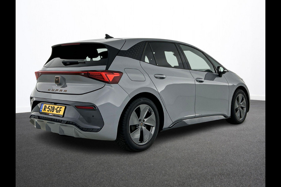 CUPRA Born Business 62 kWh Auto. Navigatie Apple Carplay/ Android Auto Camera Parkeersensoren Adaptive Cruise Control Stoel- en stuurverwarming Full Led Climate Control Lichtmetalen velgen