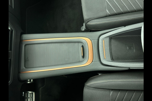 CUPRA Born Business 62 kWh Auto. Navigatie Apple Carplay/ Android Auto Camera Parkeersensoren Adaptive Cruise Control Stoel- en stuurverwarming Full Led Climate Control Lichtmetalen velgen