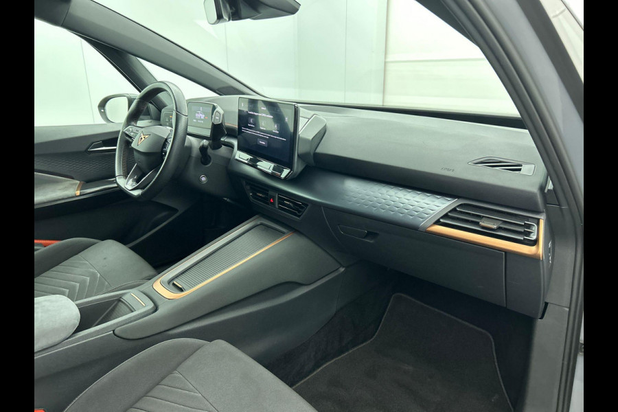 CUPRA Born Business 62 kWh Auto. Navigatie Apple Carplay/ Android Auto Camera Parkeersensoren Adaptive Cruise Control Stoel- en stuurverwarming Full Led Climate Control Lichtmetalen velgen