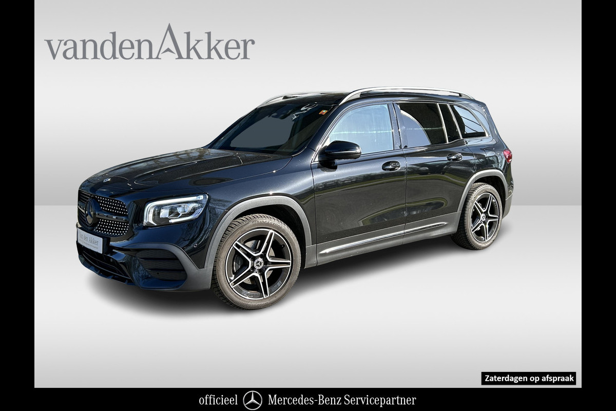 Mercedes-Benz Glb 180 AMG // Nightpakket // Sfeerverlichting // 19" AMG Velgen // Camera // Elek. Achterklep