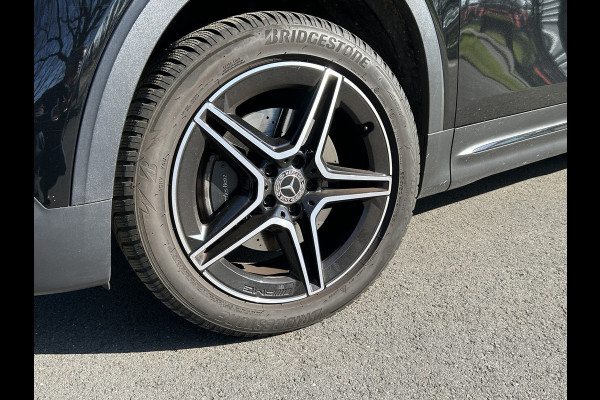 Mercedes-Benz Glb 180 AMG // Nightpakket // Sfeerverlichting // 19" AMG Velgen // Camera // Elek. Achterklep