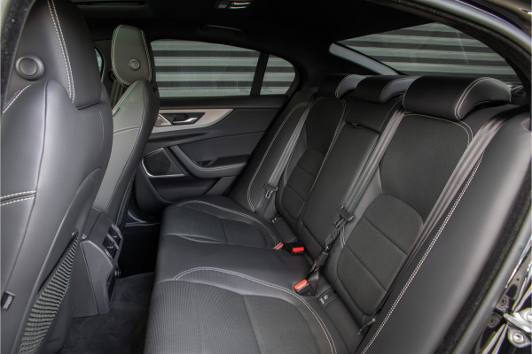 Jaguar XE P300 AWD R-Dynamic HSE Full options