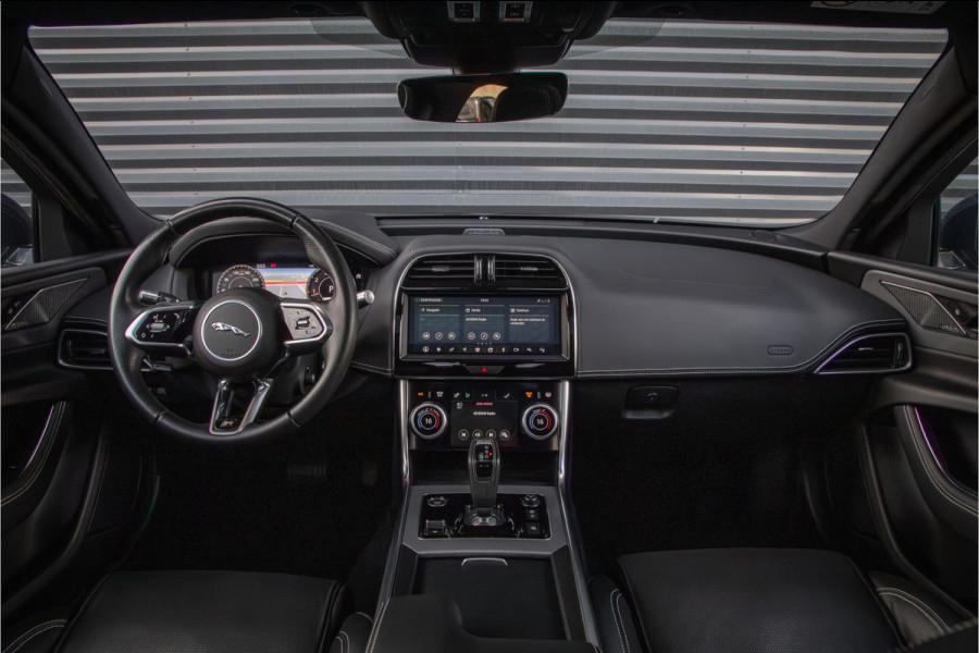 Jaguar XE P300 AWD R-Dynamic HSE Full options