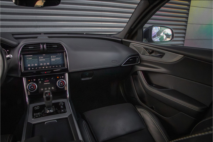 Jaguar XE P300 AWD R-Dynamic HSE Full options