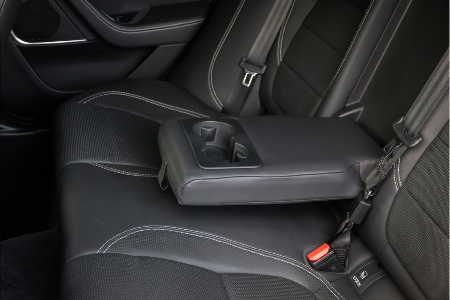 Jaguar XE P300 AWD R-Dynamic HSE Full options