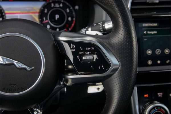 Jaguar XE P300 AWD R-Dynamic HSE Full options