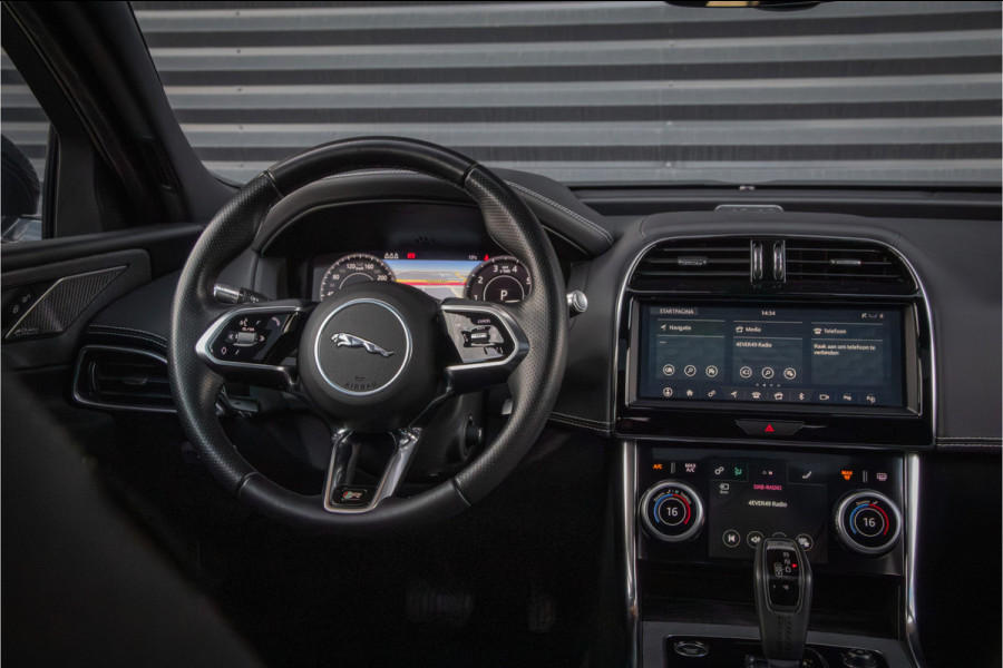 Jaguar XE P300 AWD R-Dynamic HSE Full options