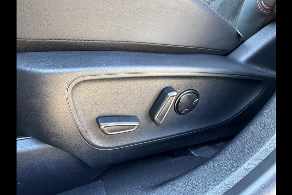 Ford Kuga 2.5 PHEV ST-Line X | SCI | 243pk Winterpack | Adaptieve Cruise | AGR stoelen | Elektrische Achterklep | 2.100kg Trekgewicht | Nederlandse auto | B&O Audio