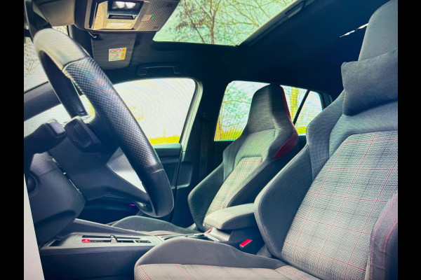 Volkswagen Golf 2.0 TSI GTI Pano/camera/sfeerverlichting .