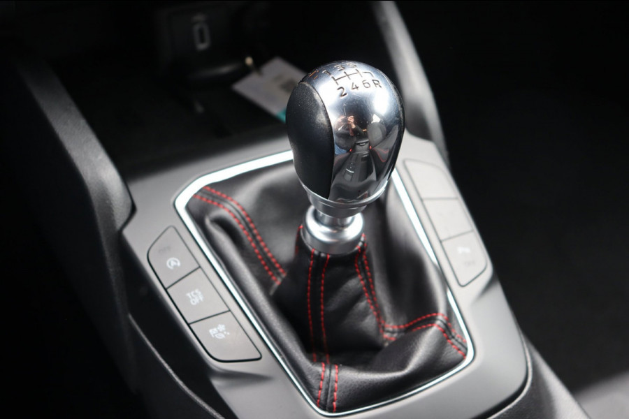 Ford FOCUS Wagon 1.0 EcoBoost Hybrid ST Line Bus.org.NL afn.trekhaak camera