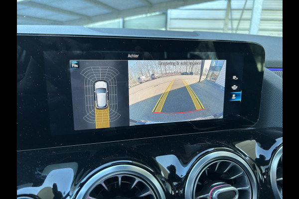 Mercedes-Benz GLA 250e // Panoramadak // Memory // MultiBeam LED // Carplay // Keyless // Augmented Reality Sfeerverlichting