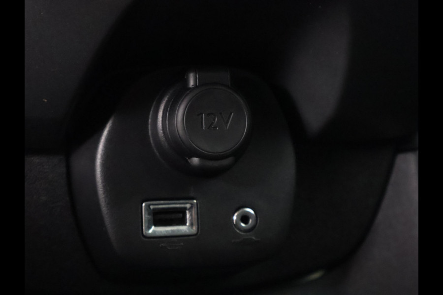 Toyota Aygo 1.0 VVT-i X-Play Bi-Tone Automaat | Apple Carplay & AndroidAUTO | Camera | 1e eigenaar | Privacy Glass |