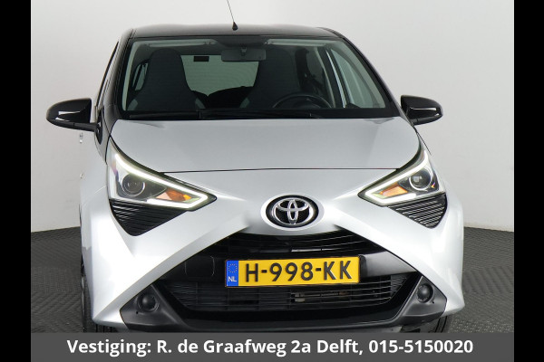 Toyota Aygo 1.0 VVT-i X-Play Bi-Tone Automaat | Apple Carplay & AndroidAUTO | Camera | 1e eigenaar | Privacy Glass |