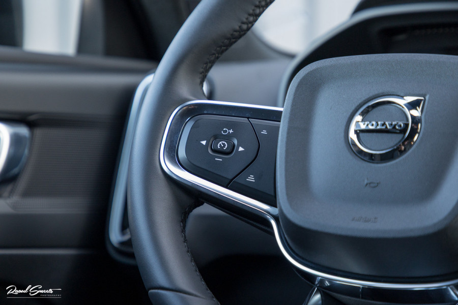 Volvo XC40 Recharge Plus 70 kWh | Adaptieve cruise | Blis | 19 Inch | Full LED |