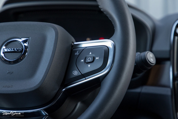 Volvo XC40 Recharge Plus 70 kWh | Adaptieve cruise | Blis | 19 Inch | Full LED |