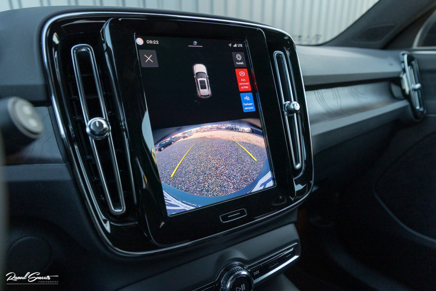 Volvo XC40 Recharge Plus 70 kWh | Adaptieve cruise | Blis | 19 Inch | Full LED |