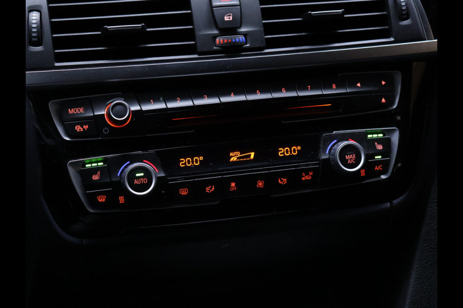 BMW 3 Serie Touring 318i Sportline [SPORTSTOELEN, SPORTVELGEN,STOELVERWARMING, BLUETOOTH, PARKEERSENSOREN ACHTER, CRUISE CONTROL]