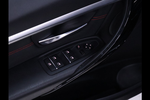 BMW 3 Serie Touring 318i Sportline [SPORTSTOELEN, SPORTVELGEN,STOELVERWARMING, BLUETOOTH, PARKEERSENSOREN ACHTER, CRUISE CONTROL]