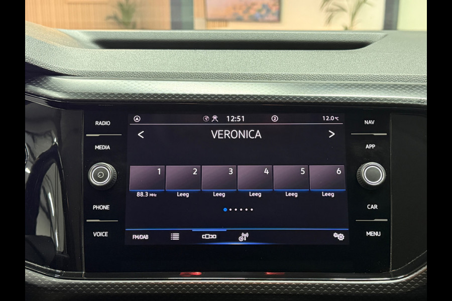 Volkswagen T-Cross 1.0 TSI Life Aut. | Virtual Cockpit | ACC | Trekhaak | Camera