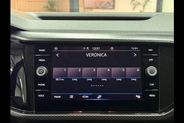Volkswagen T-Cross 1.0 TSI Life Aut. | Virtual Cockpit | ACC | Trekhaak | Camera