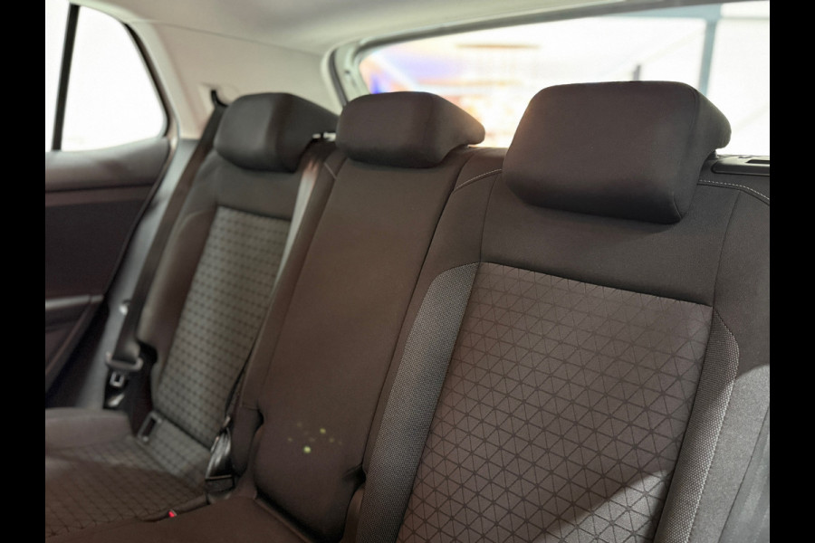 Volkswagen T-Cross 1.0 TSI Life Aut. | Virtual Cockpit | ACC | Trekhaak | Camera