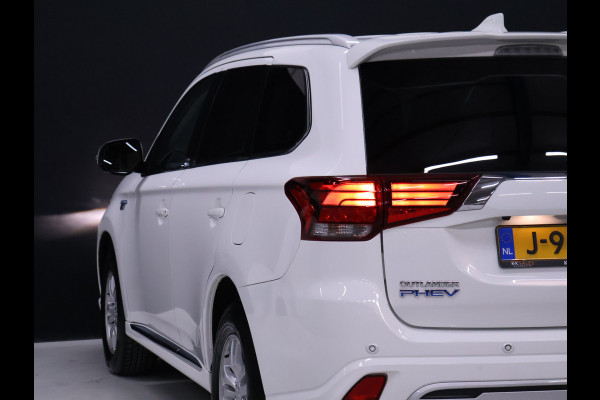 Mitsubishi Outlander 2.4 PHEV Pure [STOELVERWARMING,ACHTERUITRIJCAMERA, CRUISE CONTROL, PARKEERSENSOREN V+A, MULTIFUNCTIONEEL STUUR]