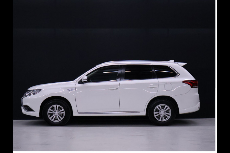 Mitsubishi Outlander 2.4 PHEV Pure [STOELVERWARMING,ACHTERUITRIJCAMERA, CRUISE CONTROL, PARKEERSENSOREN V+A, MULTIFUNCTIONEEL STUUR]