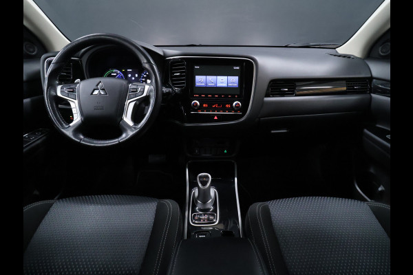 Mitsubishi Outlander 2.4 PHEV Pure [STOELVERWARMING,ACHTERUITRIJCAMERA, CRUISE CONTROL, PARKEERSENSOREN V+A, MULTIFUNCTIONEEL STUUR]