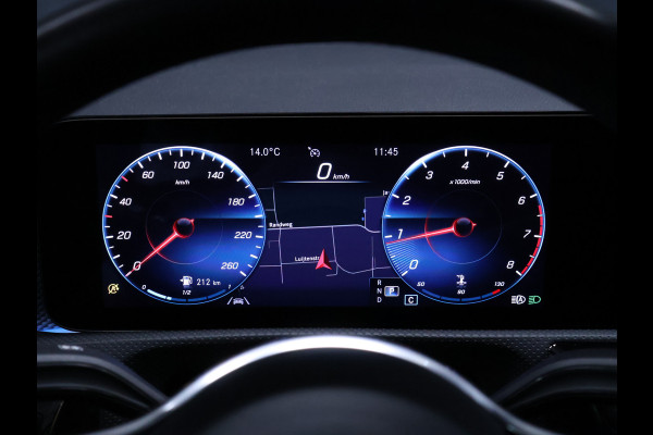 Mercedes-Benz CLA-Klasse Shooting Brake 180 Business Solution Luxury [SCHUIFKANTELDAK, STOELVERWARMING, ACHTERUITRIJCAMERA, PARKEERSENSOREN V+A, CRUISE CONTROL, ELEKTRISCH VERSTELBARE STOELEN]
