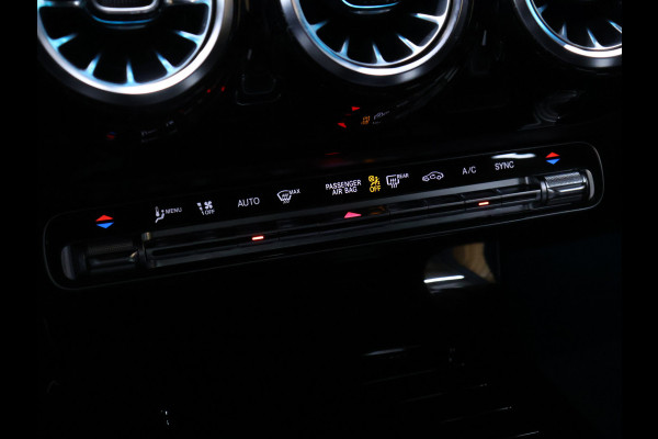 Mercedes-Benz CLA-Klasse Shooting Brake 180 Business Solution Luxury [SCHUIFKANTELDAK, STOELVERWARMING, ACHTERUITRIJCAMERA, PARKEERSENSOREN V+A, CRUISE CONTROL, ELEKTRISCH VERSTELBARE STOELEN]