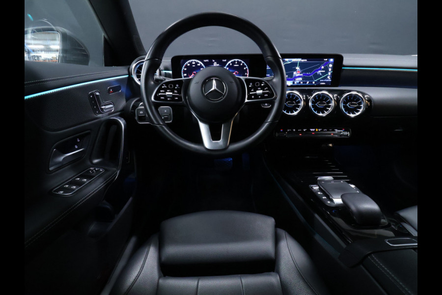 Mercedes-Benz CLA-Klasse Shooting Brake 180 Business Solution Luxury [SCHUIFKANTELDAK, STOELVERWARMING, ACHTERUITRIJCAMERA, PARKEERSENSOREN V+A, CRUISE CONTROL, ELEKTRISCH VERSTELBARE STOELEN]