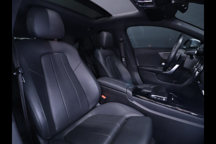 Mercedes-Benz CLA-Klasse Shooting Brake 180 Business Solution Luxury [SCHUIFKANTELDAK, STOELVERWARMING, ACHTERUITRIJCAMERA, PARKEERSENSOREN V+A, CRUISE CONTROL, ELEKTRISCH VERSTELBARE STOELEN]