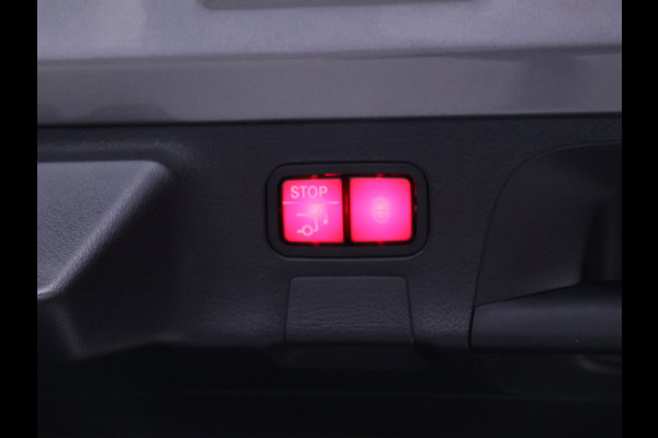 Mercedes-Benz CLA-Klasse Shooting Brake 180 Business Solution Luxury [SCHUIFKANTELDAK, STOELVERWARMING, ACHTERUITRIJCAMERA, PARKEERSENSOREN V+A, CRUISE CONTROL, ELEKTRISCH VERSTELBARE STOELEN]