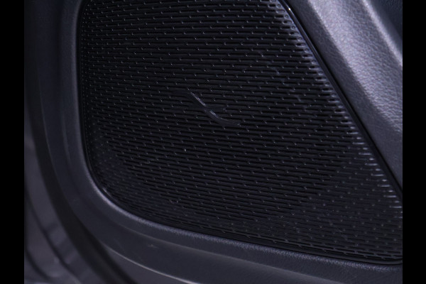 Mercedes-Benz CLA-Klasse Shooting Brake 180 Business Solution Luxury [SCHUIFKANTELDAK, STOELVERWARMING, ACHTERUITRIJCAMERA, PARKEERSENSOREN V+A, CRUISE CONTROL, ELEKTRISCH VERSTELBARE STOELEN]