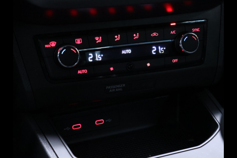 Seat Ibiza 1.0 TSI Style Business Intense [CRUISE CONTROL, APPLE CARPLAY, CAMERA, SENSOREN V+A CLIMATE CONTROLE , MULTIFUNCTIONEEL STUURWIEL, NAVIGATIE, NIEUWSTAAT]