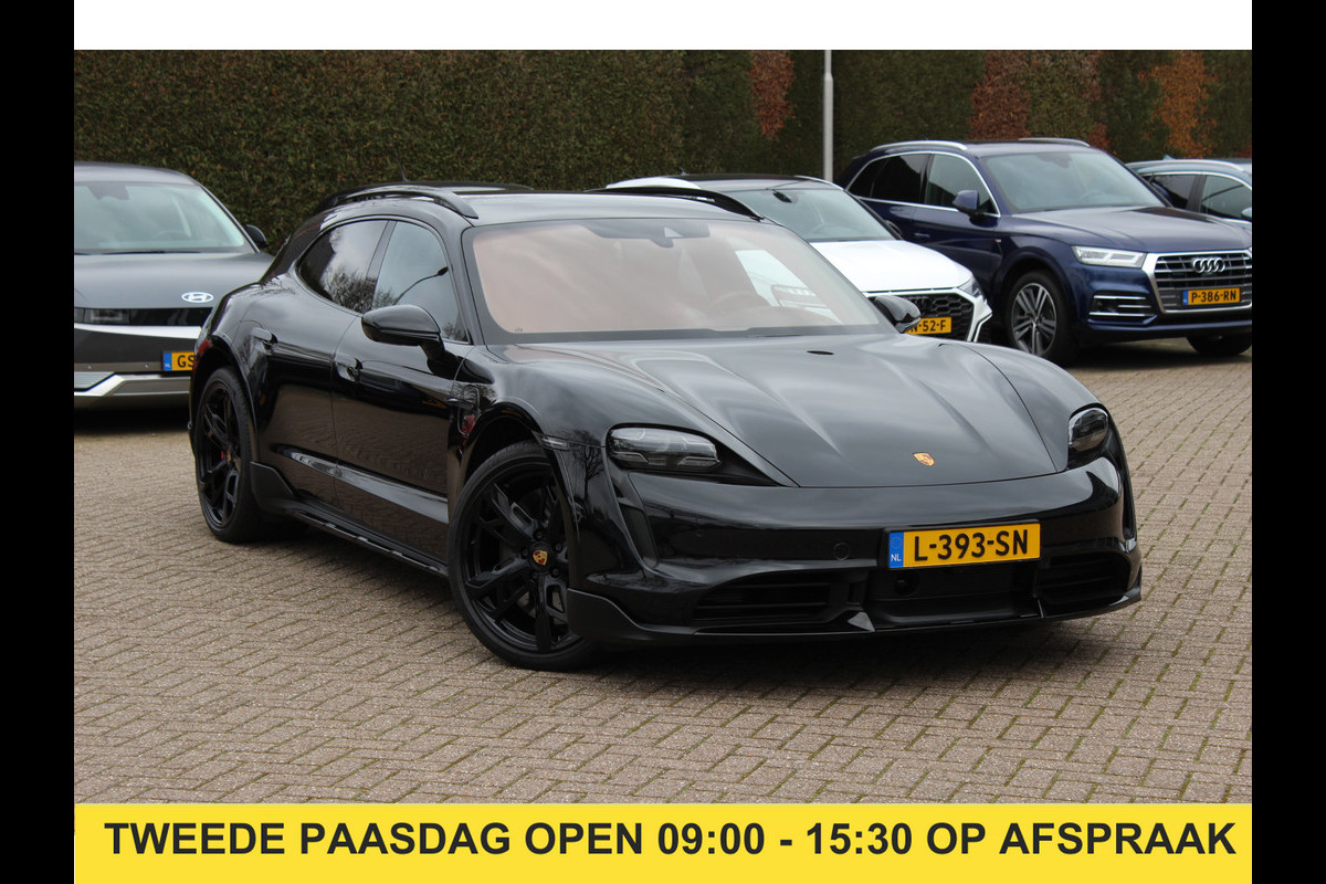 Porsche Taycan Cross Turismo Turbo S 93 kWh / SoH 90,9% / Panoramadak / 360Camera / Head-up / Passenger Display / Luchtvering / 21'' / Bose / Keyless / Sportdesign+Chrono / Stoelventilatie+Verwarming / Stuurverwarming / Dodehoek / DAB