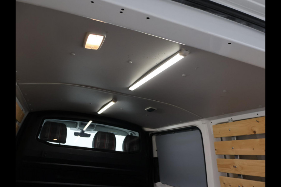 Volkswagen Transporter 2.0 TDI 150 PK DSG AUT. L1H1 HIGHLINE + CARPLAY | ADAPTIVE CRUISE | TREKHAAK | LMV