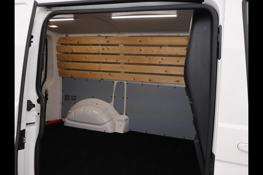 Volkswagen Transporter 2.0 TDI 150 PK DSG AUT. L1H1 HIGHLINE + CARPLAY | ADAPTIVE CRUISE | TREKHAAK | LMV
