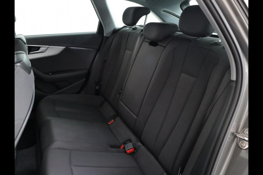 Audi A4 Avant 35 TFSI Launch edition Business 1.5TSI 150pk AUT| Navi | 17'LMvelgen |