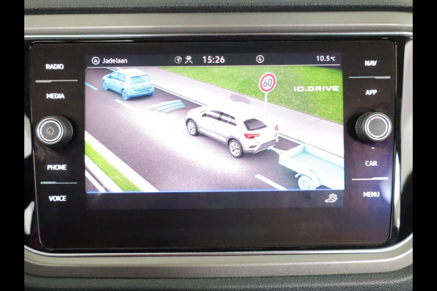 Volkswagen T-Roc 1.5 TSI Style 150pk DSG| Navi| Trekhaak | 17'LM-velgen| extra getint glas| Alarm