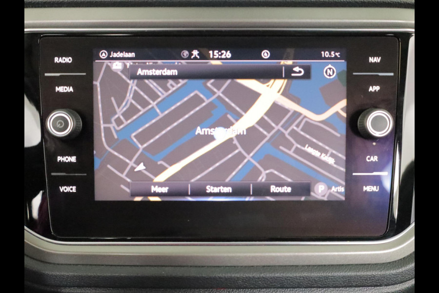 Volkswagen T-Roc 1.5 TSI Style 150pk DSG| Navi| Trekhaak | 17'LM-velgen| extra getint glas| Alarm