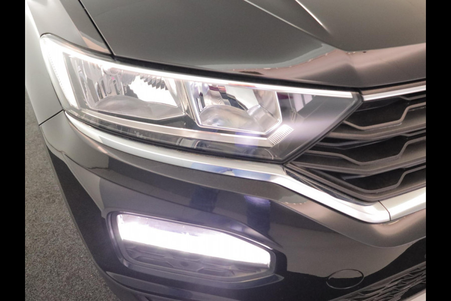 Volkswagen T-Roc 1.5 TSI Style 150pk DSG| Navi| Trekhaak | 17'LM-velgen| extra getint glas| Alarm