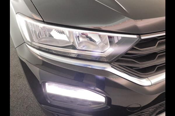 Volkswagen T-Roc 1.5 TSI Style 150pk DSG| Navi| Trekhaak | 17'LM-velgen| extra getint glas| Alarm