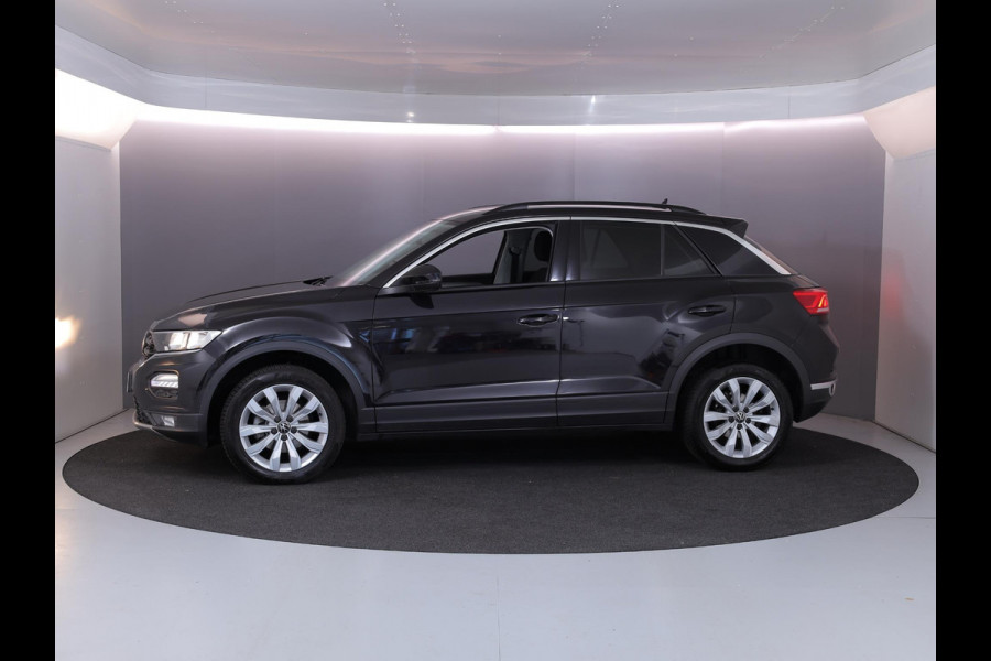 Volkswagen T-Roc 1.5 TSI Style 150pk DSG| Navi| Trekhaak | 17'LM-velgen| extra getint glas| Alarm