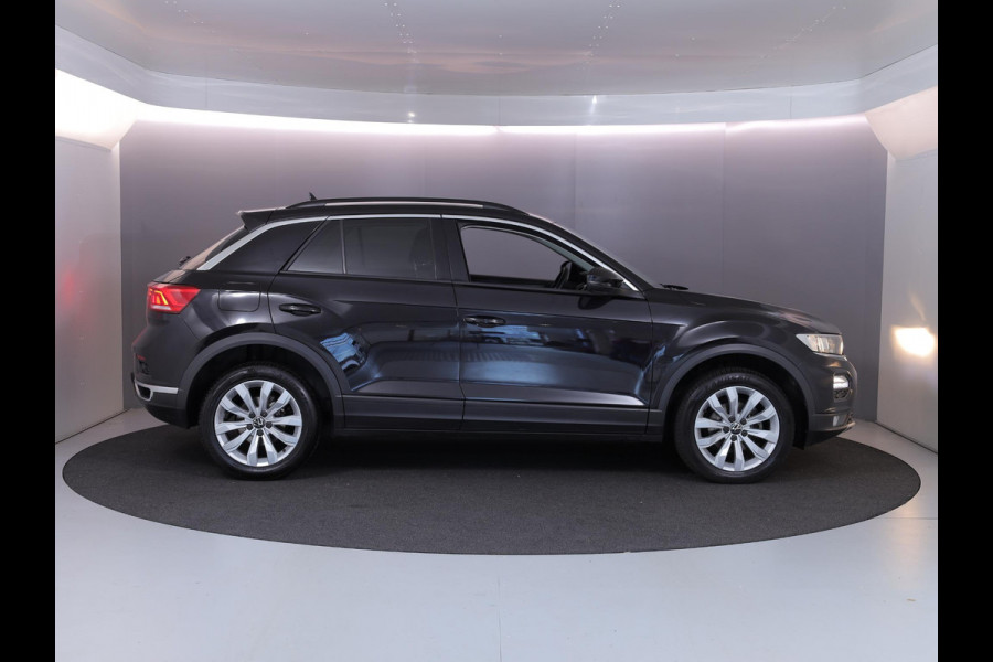 Volkswagen T-Roc 1.5 TSI Style 150pk DSG| Navi| Trekhaak | 17'LM-velgen| extra getint glas| Alarm
