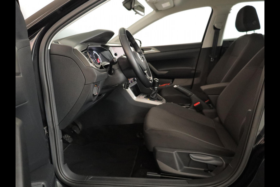 Volkswagen Polo 1.0 TSI Comfortline Business 95pk 5bak | 15'LM-velgen | Navi| parksensors |