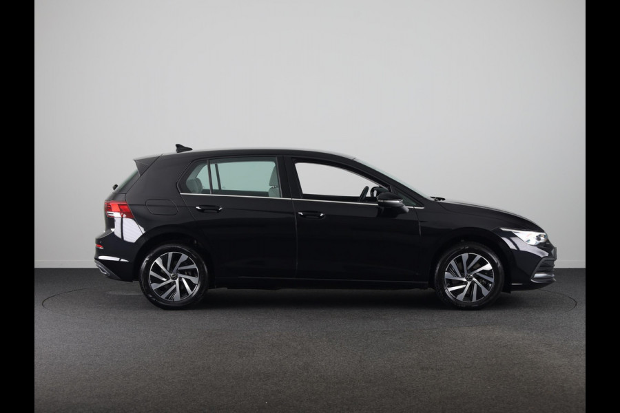 Volkswagen Golf 1.4 eHybrid Style 204 pk Automaat (DSG) | Navigatie | Parkeersensoren | Autom. airco (3 zones) | Stoelverwarming | LED koplampen |